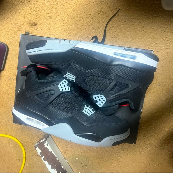 Black Jordan 4s retro Se’
